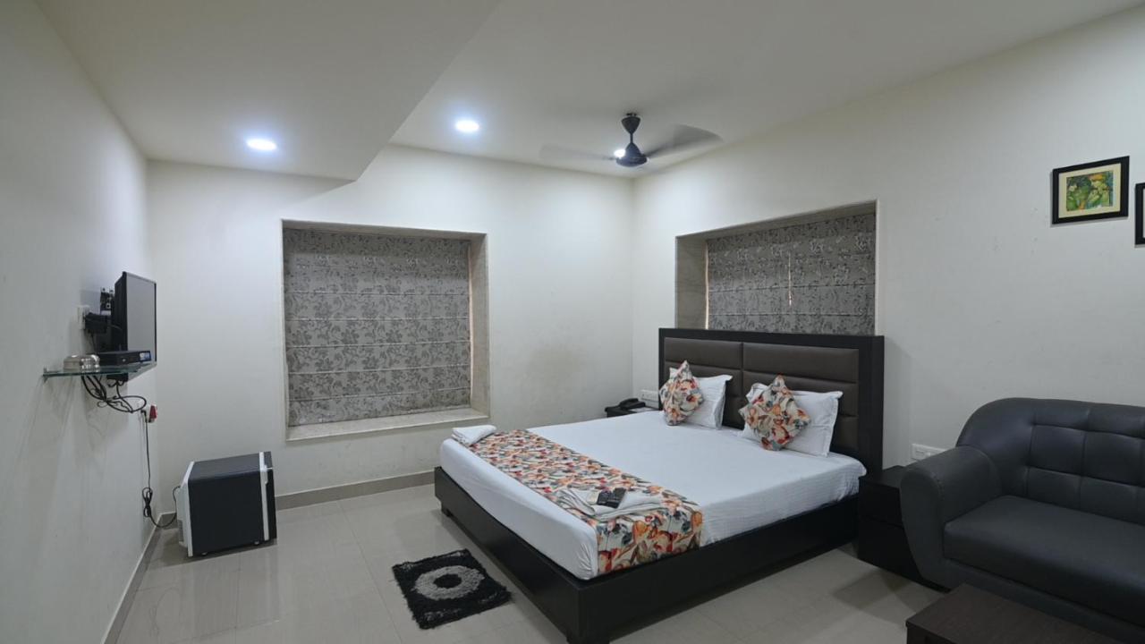 Nk7 Guest House كولكاتا المظهر الخارجي الصورة