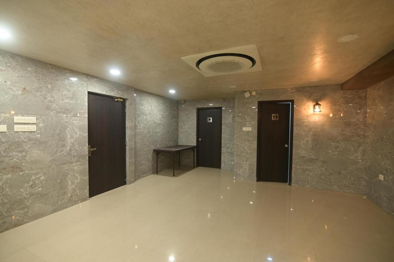 Nk7 Guest House كولكاتا المظهر الخارجي الصورة