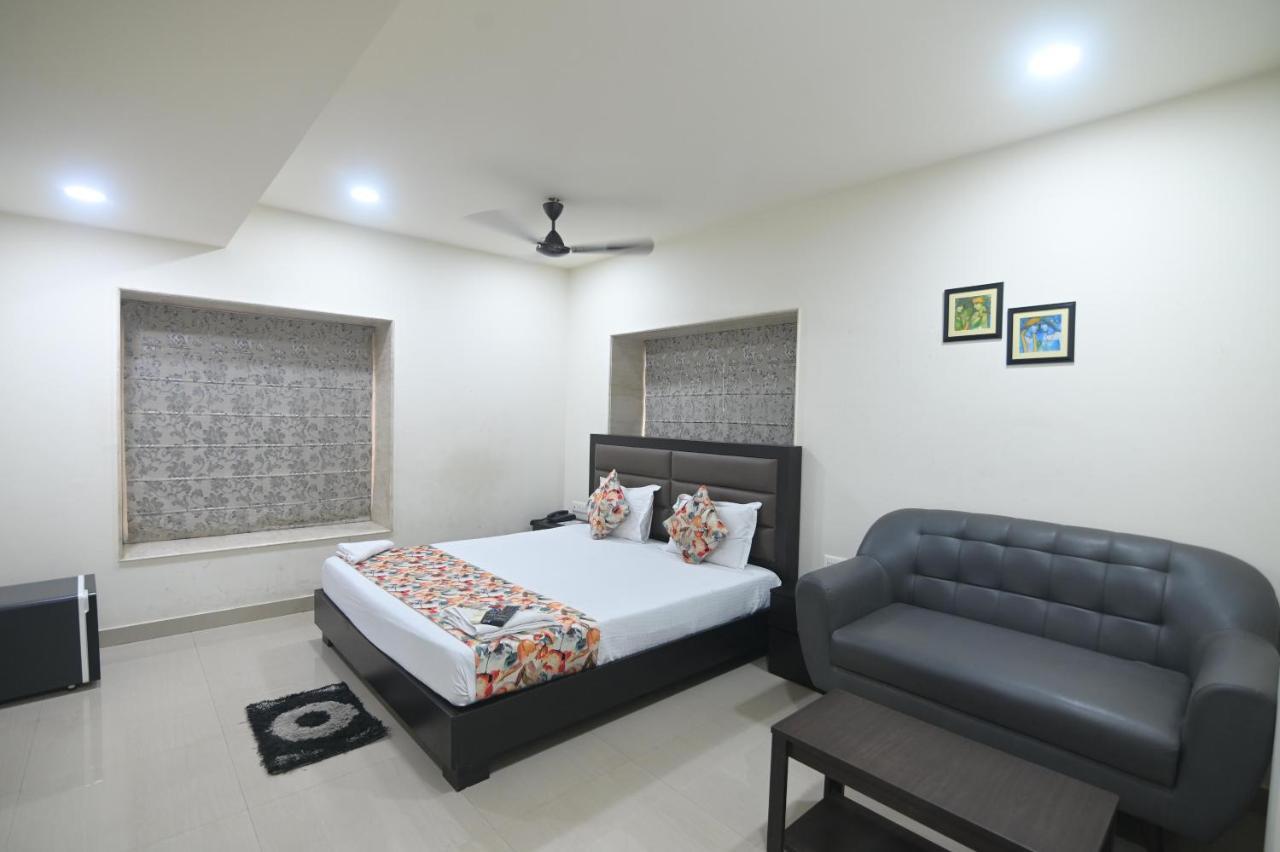 Nk7 Guest House كولكاتا المظهر الخارجي الصورة